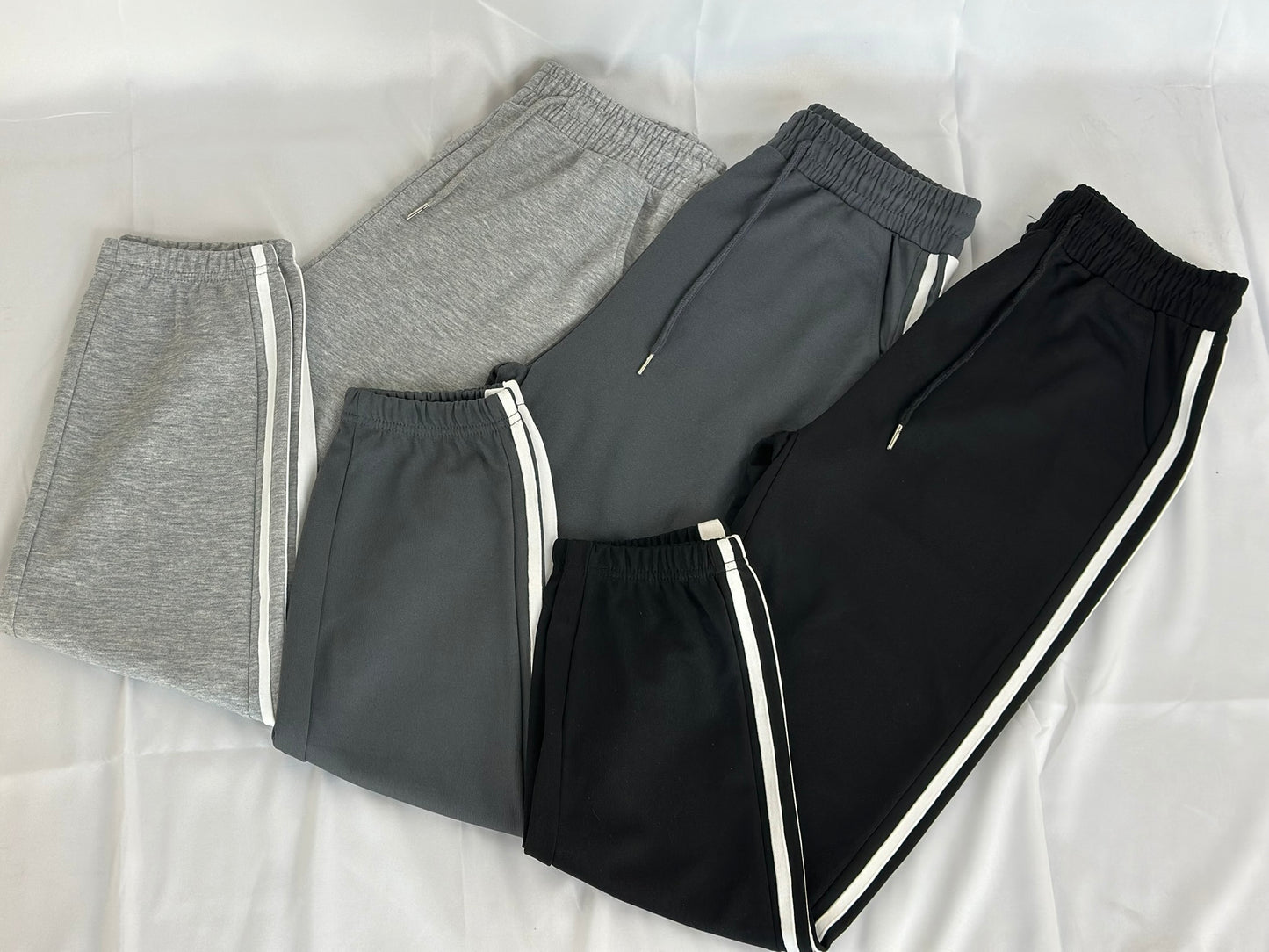 Joggers sporty con bande